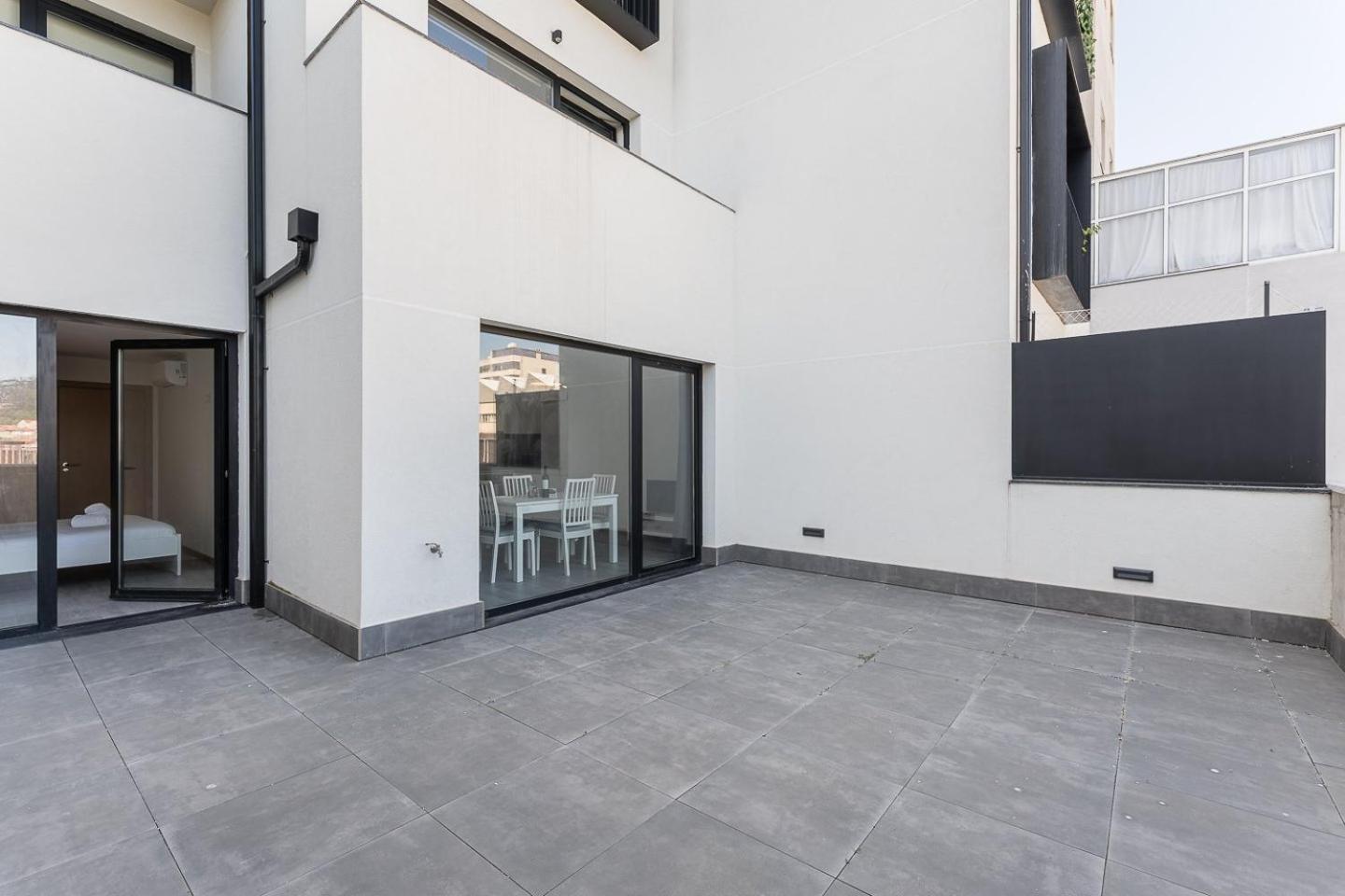 Guestready - Sleek Monochromatic In Bonfim Apartment Porto Exterior photo